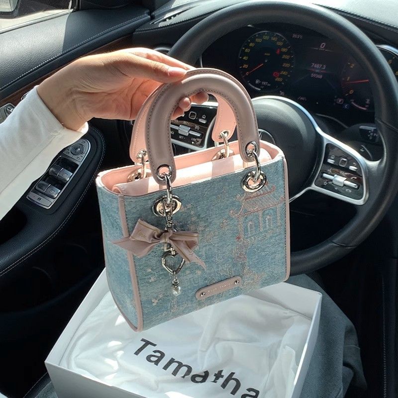 Yüksek Değerli Hafif Lüks Kont - Luxury Bags Level incelemesi ve fiyatı