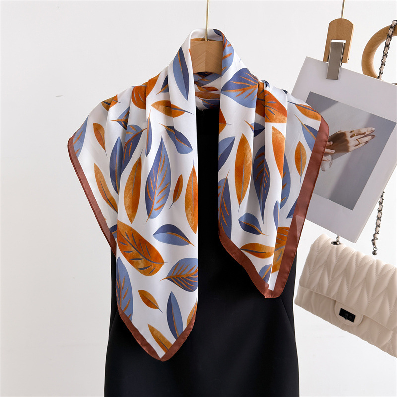 Lüks Marka Baskı 70 cm Kare Eş - Luxury Bags Store incelemesi ve fiyatı